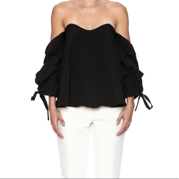 DO+BE Tops - NWT DO + BE strapless sweetheart off shoulder top